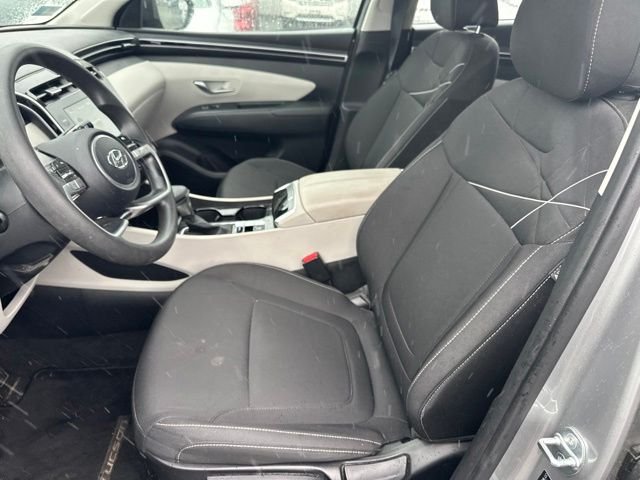 Used 2024 Silver Hyundai SE image 7
