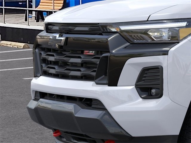 New 2026 Summit White Chevrolet Z71 image 13