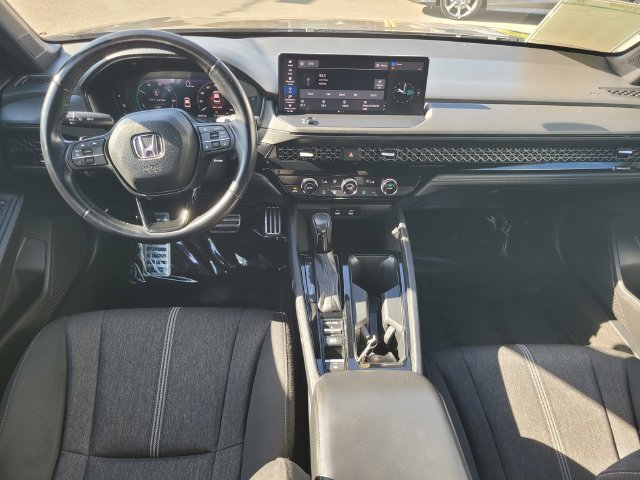 Used 2024  Honda Sport image 16