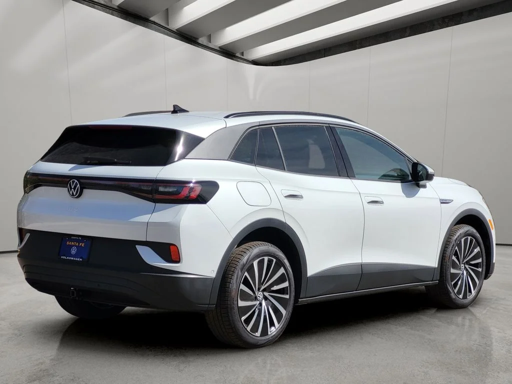 New 2025 Opal White Pearl Volkswagen Pro image 3
