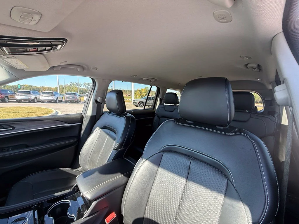 Used 2022 Gray Jeep Limited image 21