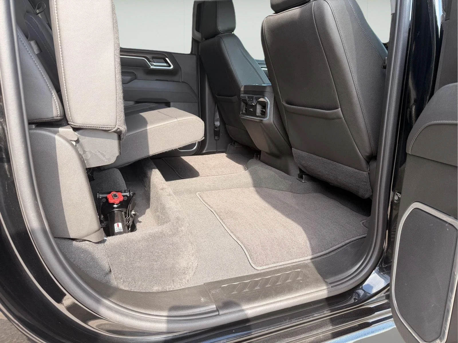 Used 2025 Onyx Black GMC SLT image 17
