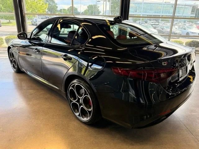Used 2022 Vulcano Black Metallic Alfa Romeo Veloce image 3