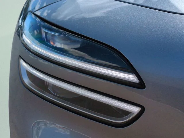 Used 2025 Silver Genesis 2.5T image 8