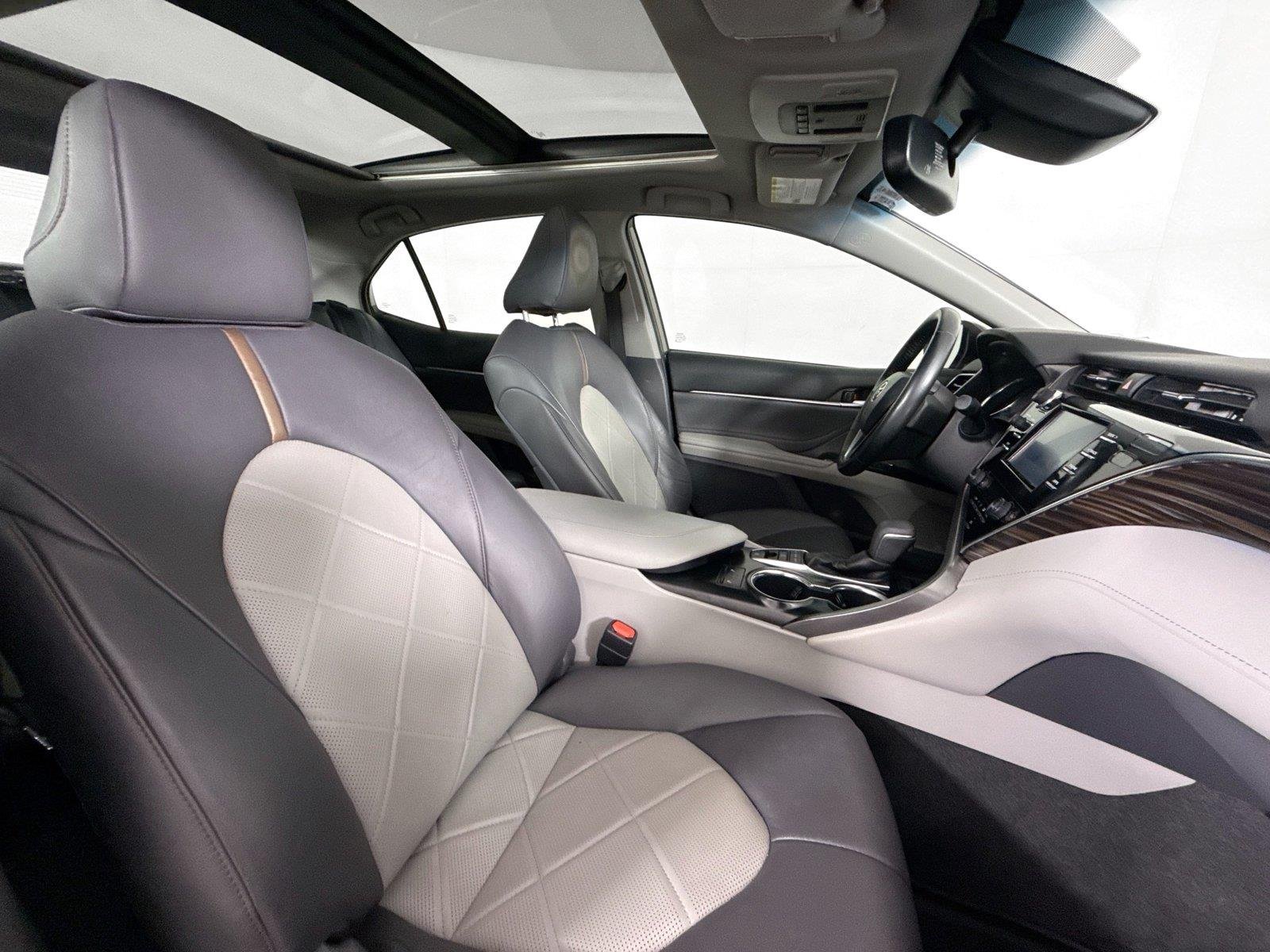 Used 2018 Predawn Gray Mica Toyota XLE image 42