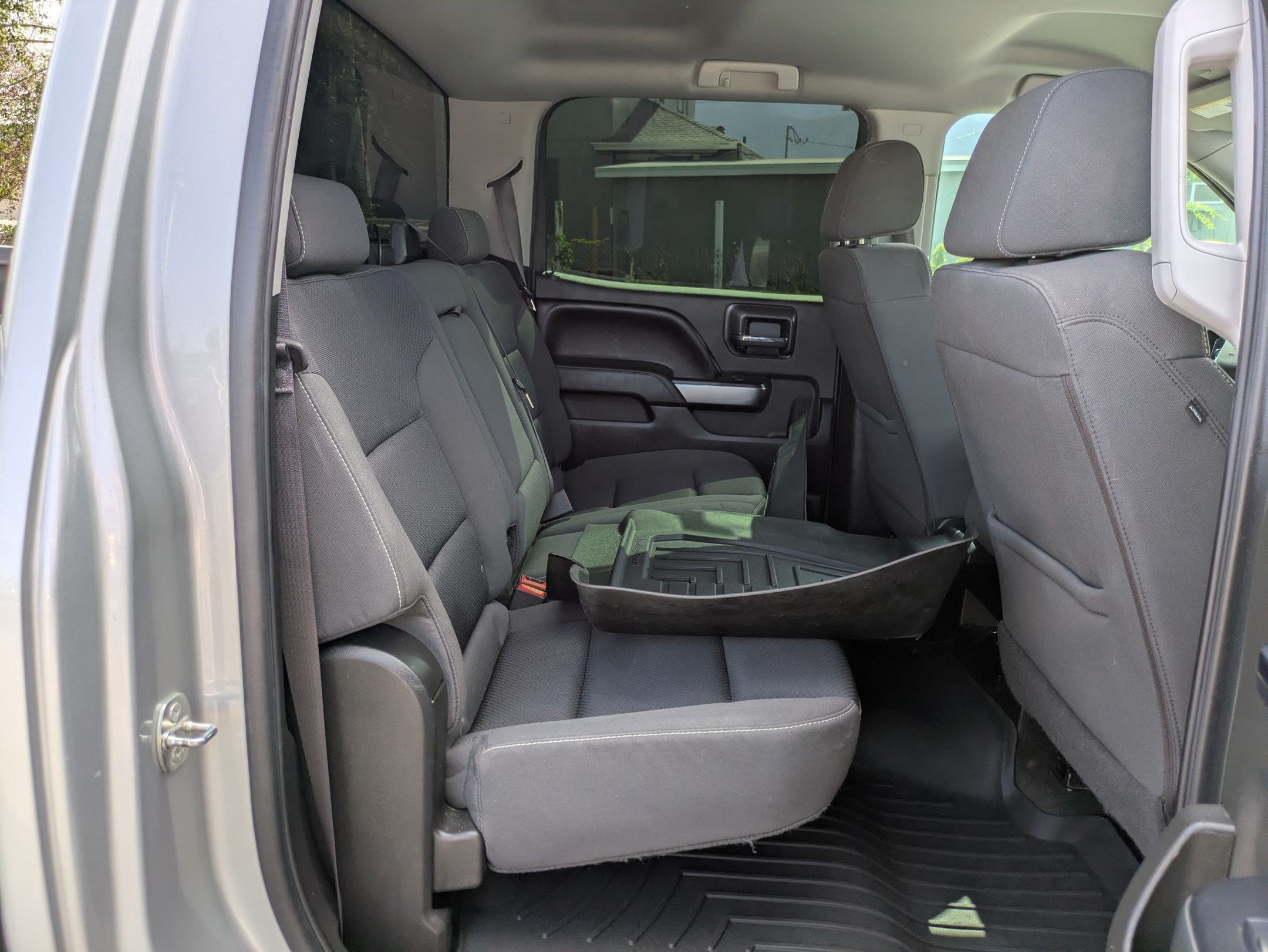 Used 2017 Silver Ice Metallic Chevrolet LT image 27
