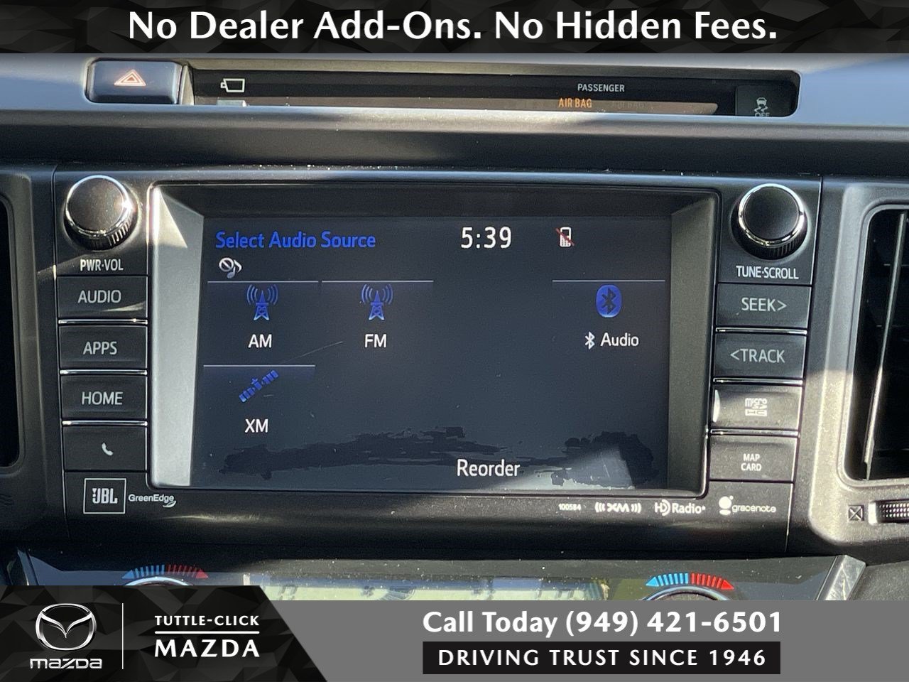 Used 2016 MAGNETIC GRAY MET Toyota SE image 14