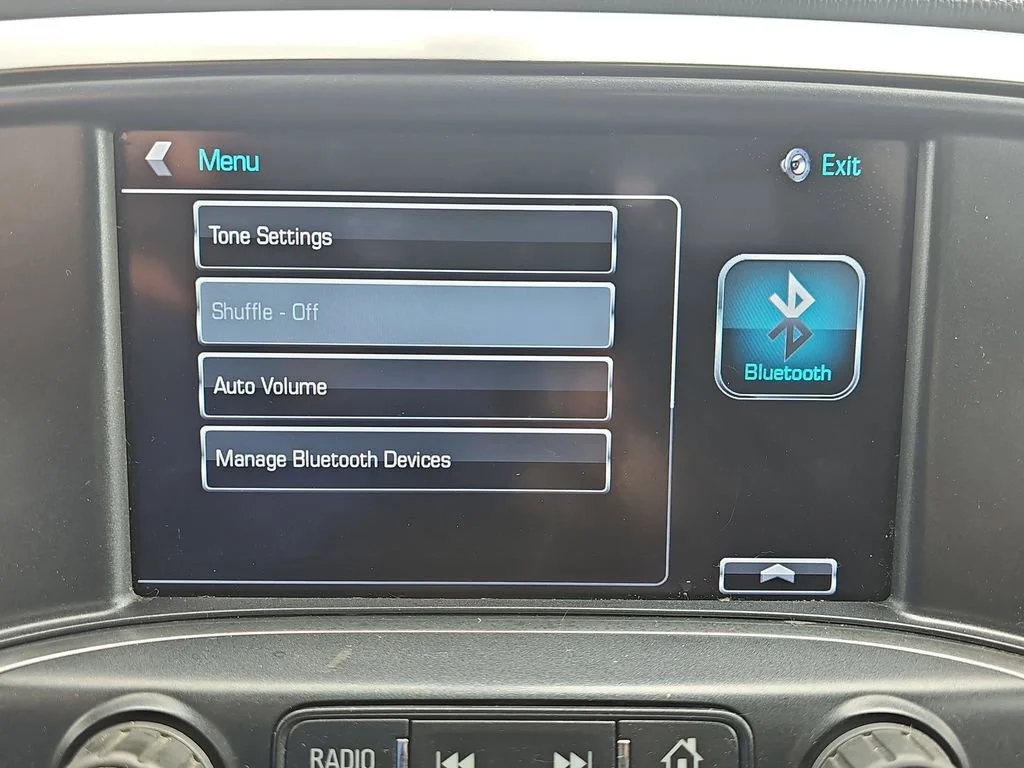 Used 2018 SILVER ICE METALLIC Chevrolet LT image 27