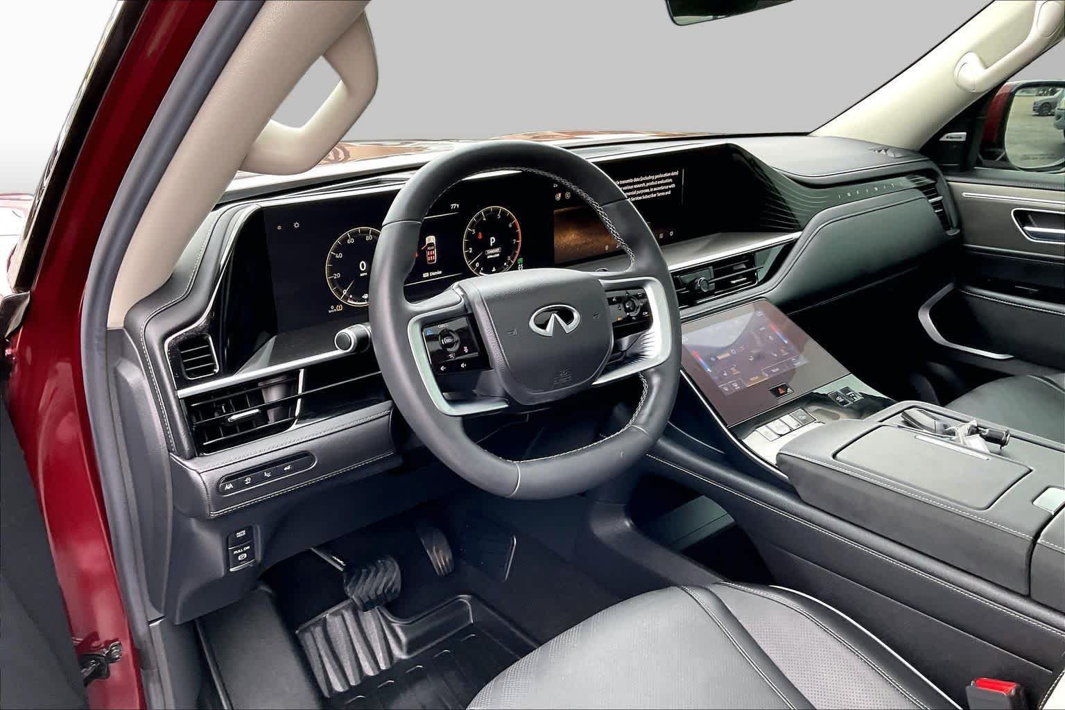 Certified Used 2025 Coulis Red INFINITI LUXE image 15