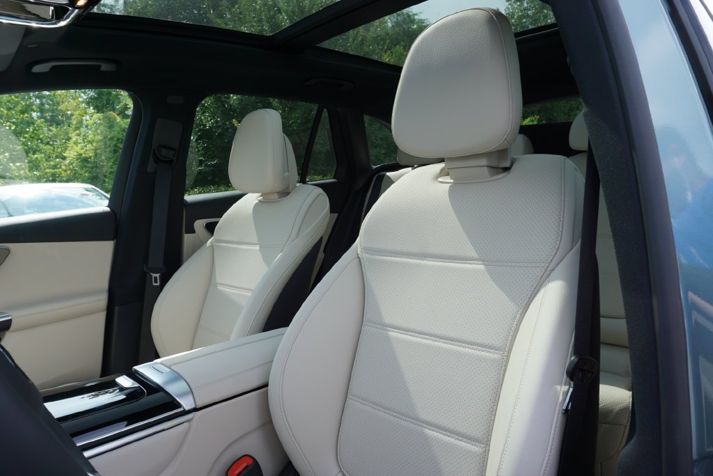 New 2027 Verde Silver Metallic Mercedes-Benz GLC 300 image 49