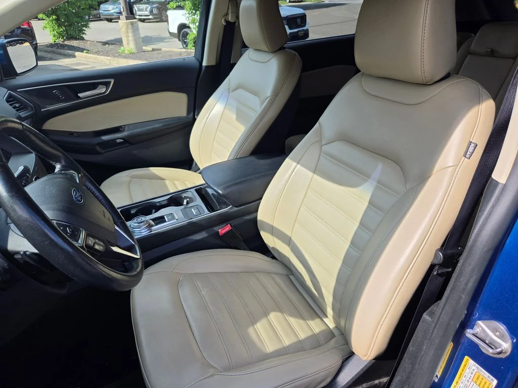 Used 2020 Blue Ford SEL image 20