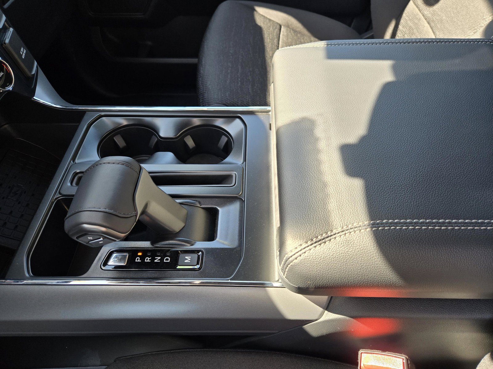 New 2026 Oxford White Ford XLT image 13