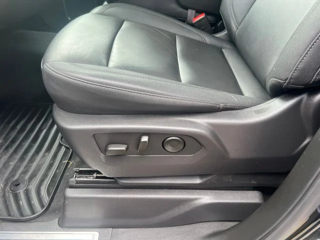 Used 2025 Black Chevrolet LT image 19