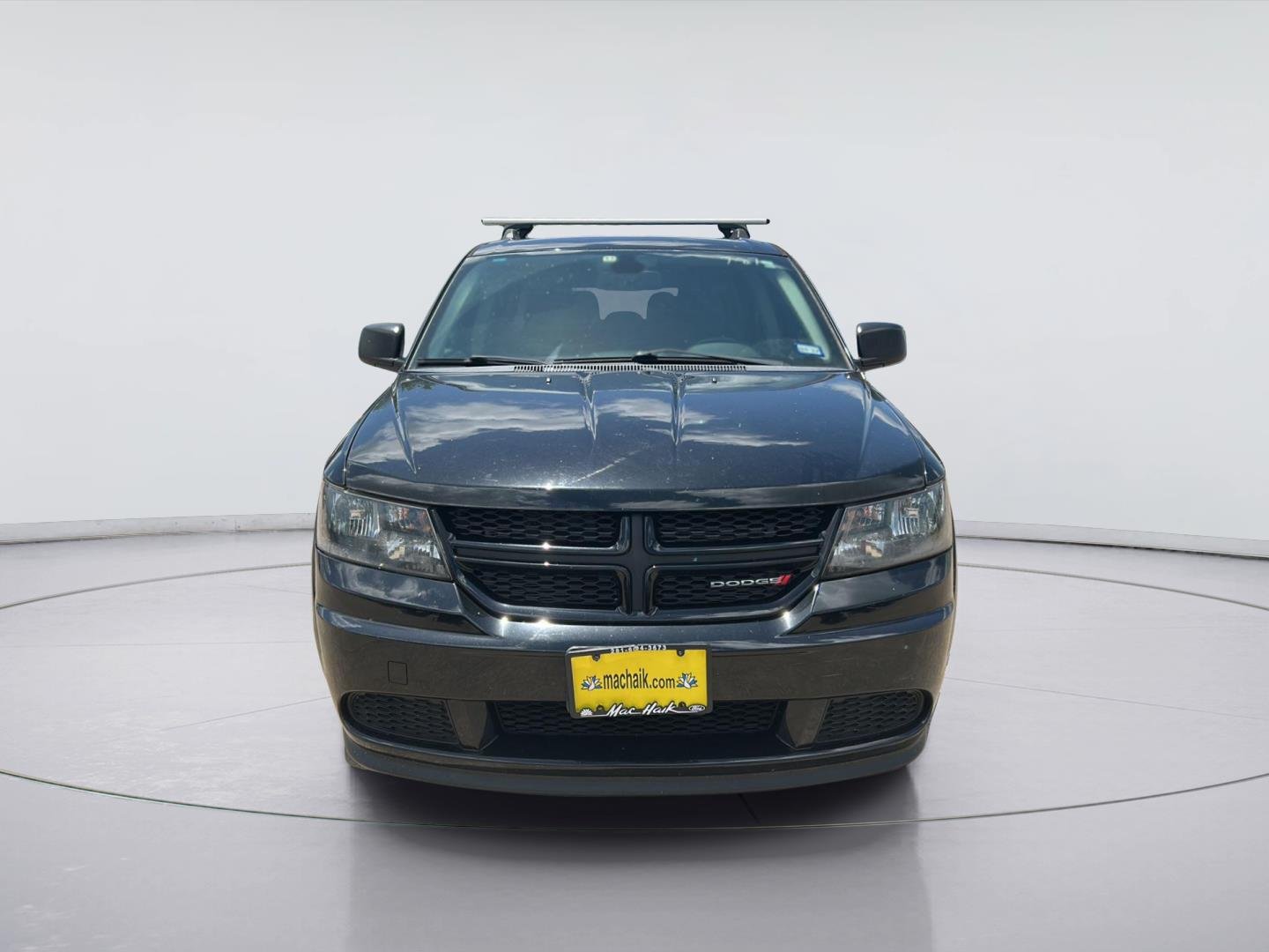 Used 2018 Pitch Black Clearcoat Dodge SE image 3
