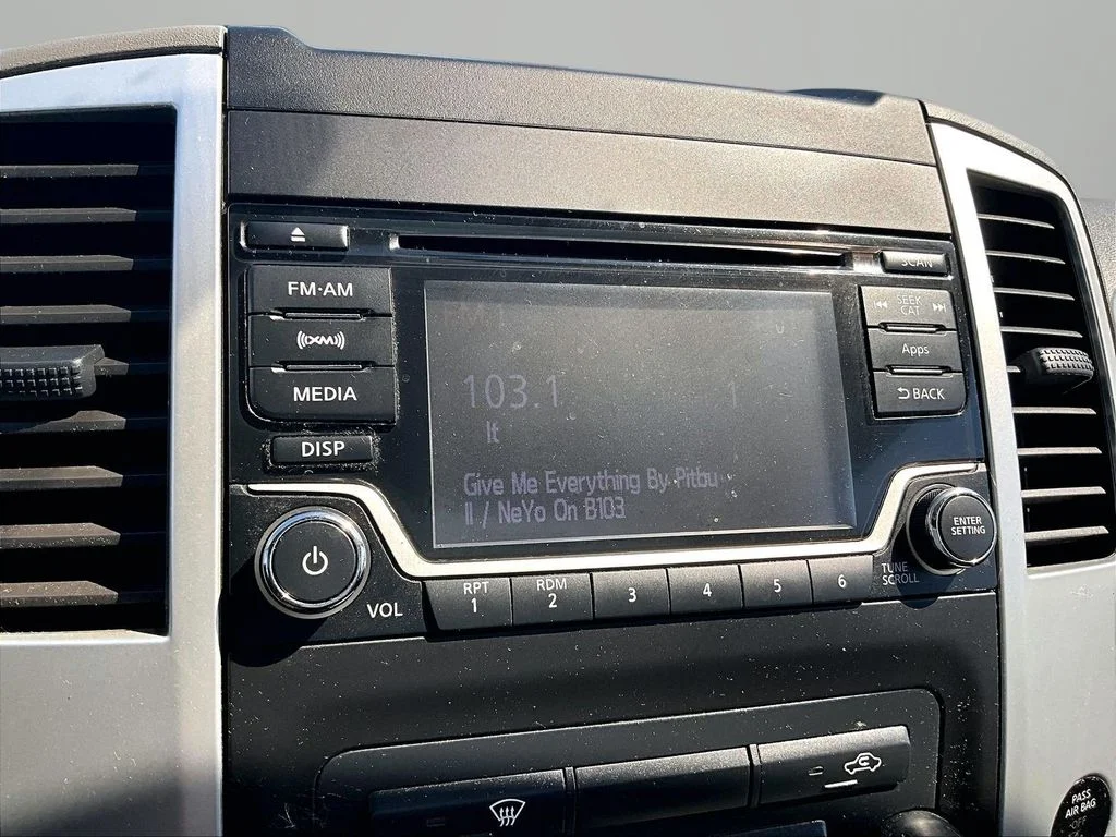 Used 2015 Blue Nissan SV image 22