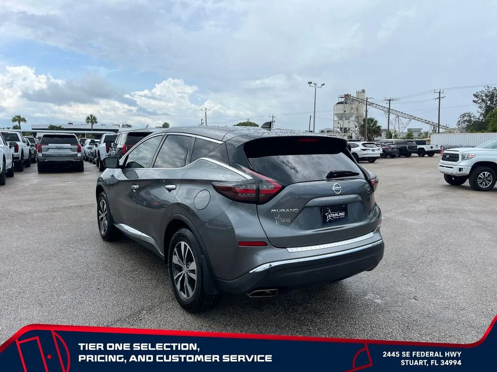 Used 2022 Gray Nissan S FWD image 5