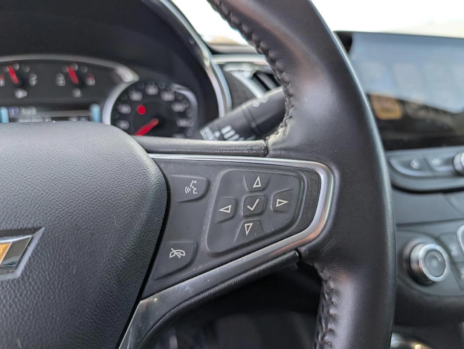 Used 2018 SANDY RIDGE METALLIC Chevrolet LT image 16