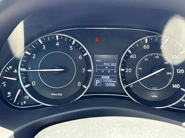 Used 2018 Brown Nissan SL image 12