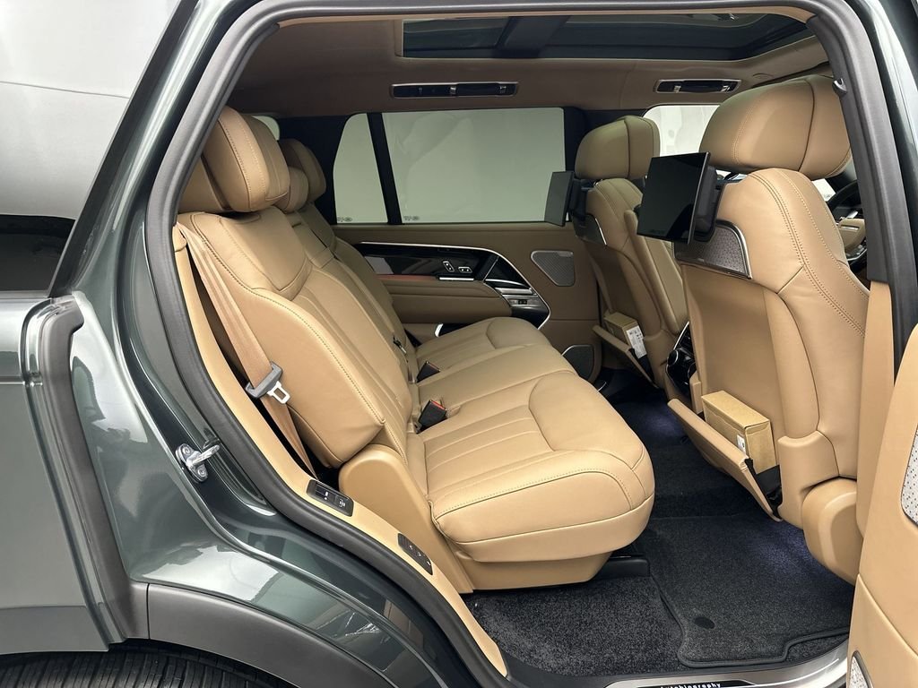 Used 2024 Belgravia Green Metallic Land Rover Autobiography image 12