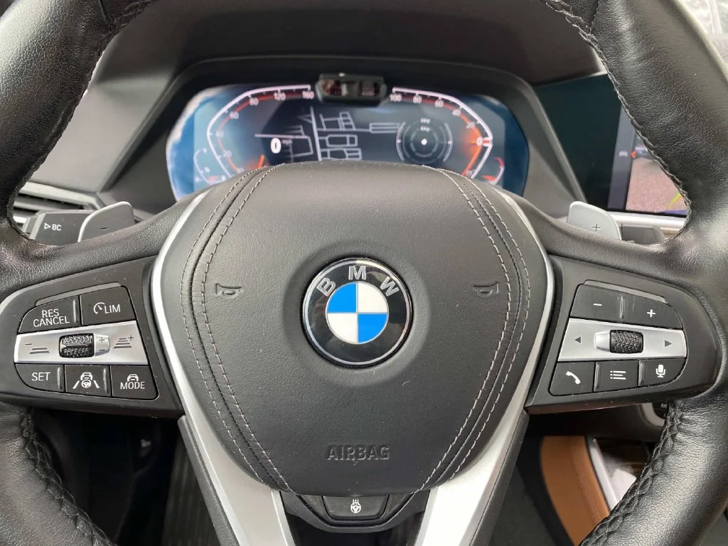 Used 2021 Blue BMW xDrive40i image 17