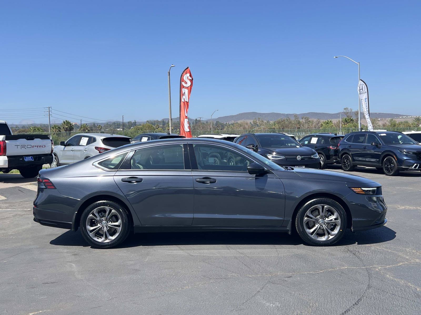 Used 2023 Meteorite Gray Metallic Honda EX-L image 26