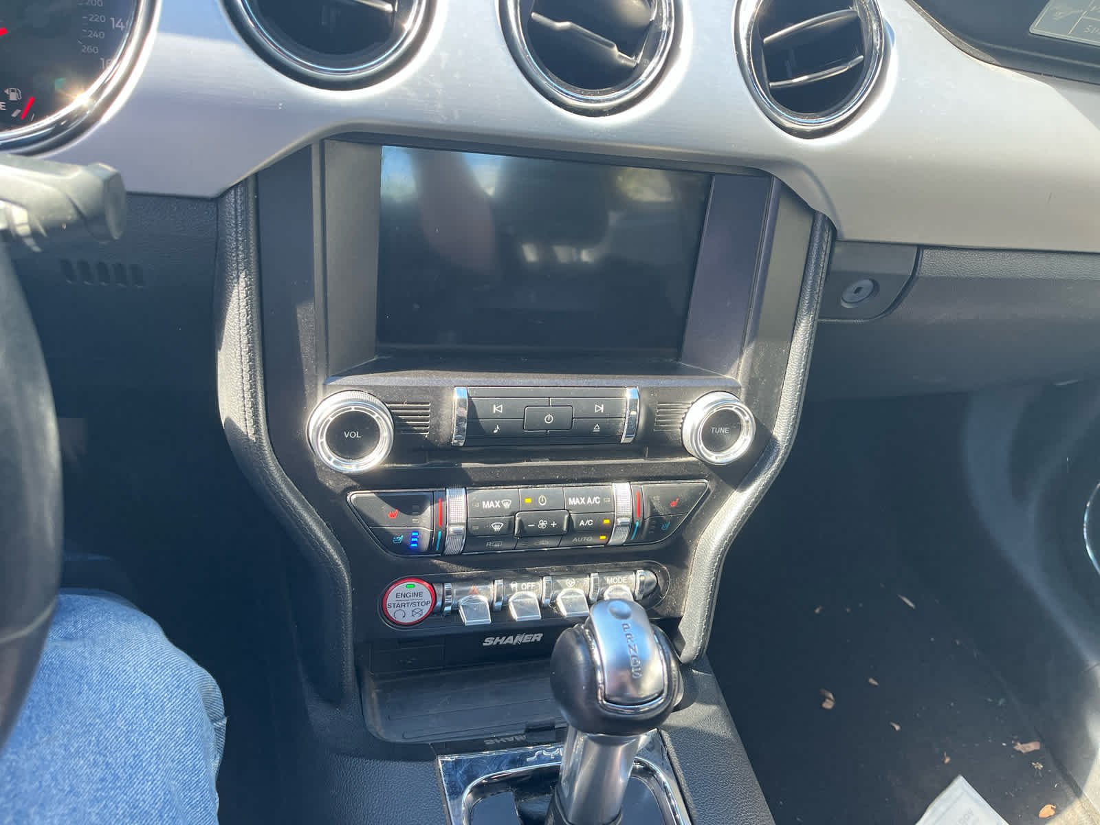 Used 2017 Magnetic Metallic Ford GT Premium image 6