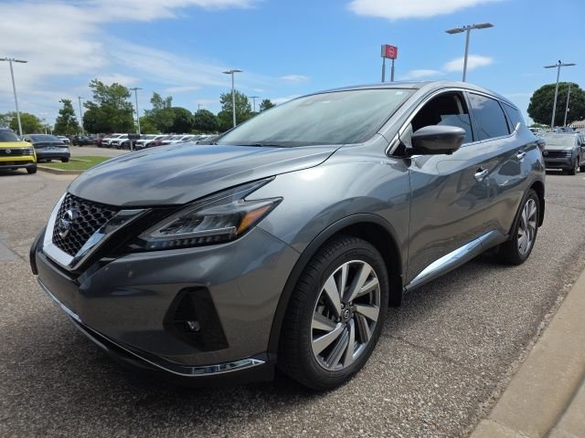 Used 2021 Gray Nissan SL image 3
