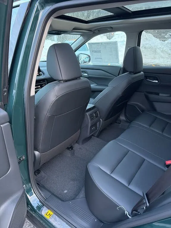 Used 2026 Green Nissan Dark Armor image 27