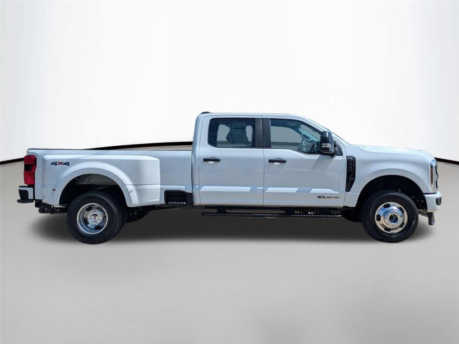 New 2026 Oxford White Ford F-350® XL image 4