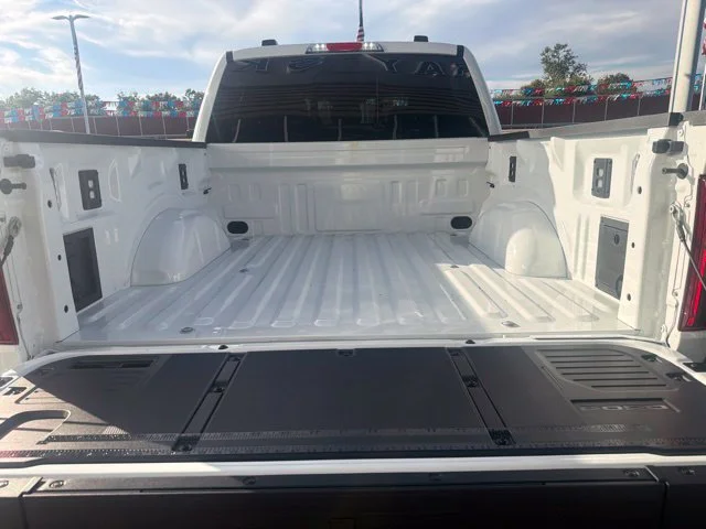 New 2026 Oxford White Ford XLT image 27