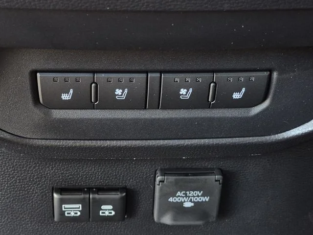New 2026 Wind Chill Pearl <sup>1</sup> Toyota  Platinum image 20