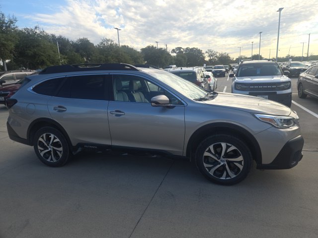 Used 2020  Subaru Limited image 2