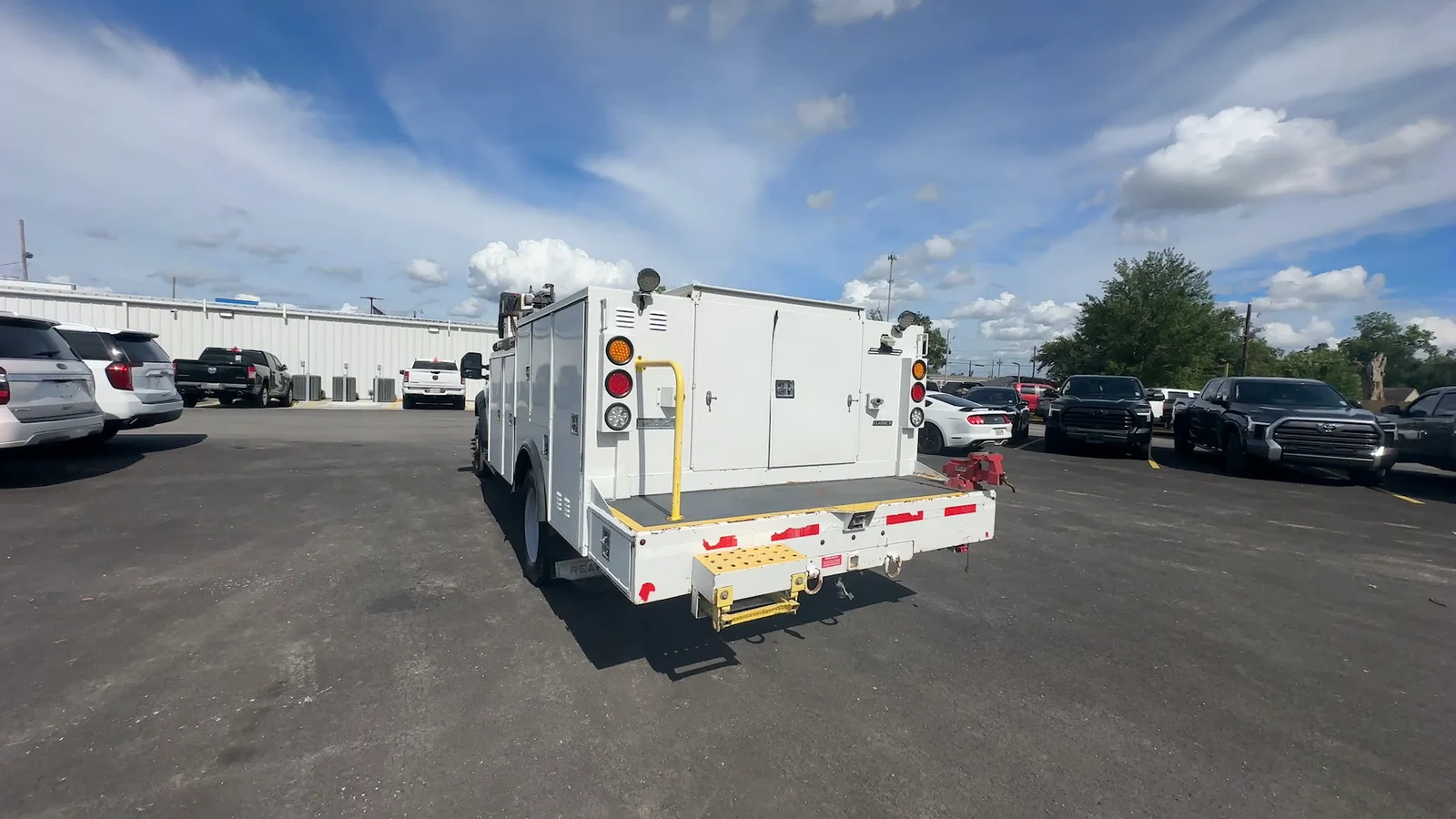 Used 2020 White Ford XL image 6