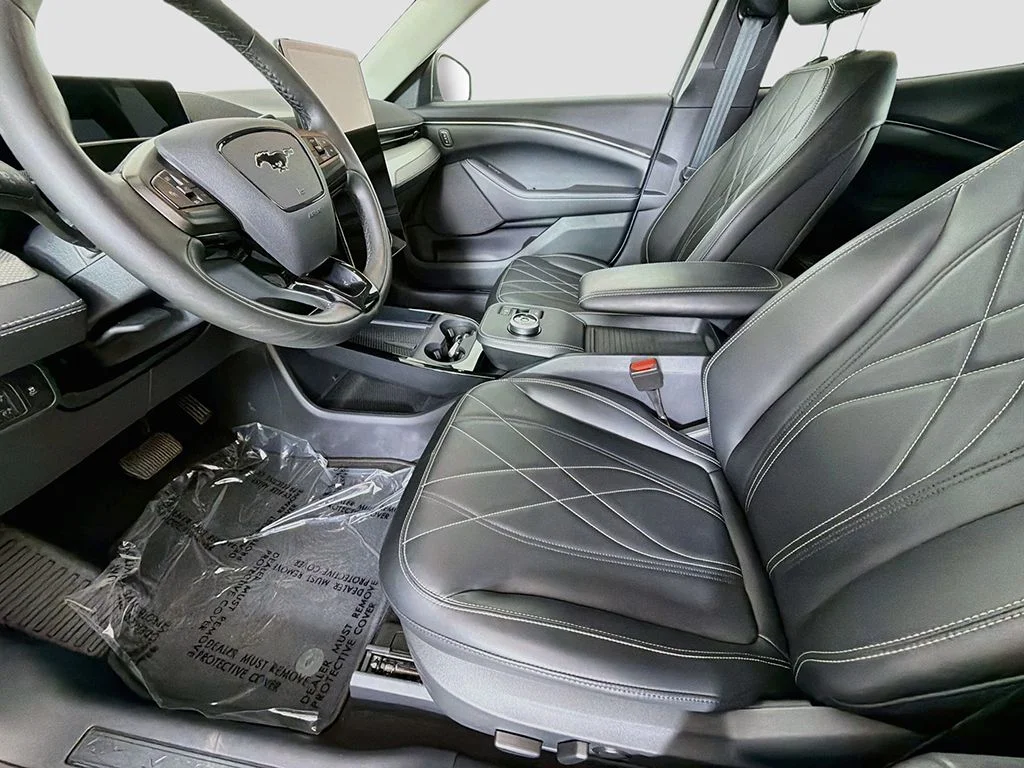 Used 2022 Ice Blue Ford Select image 22