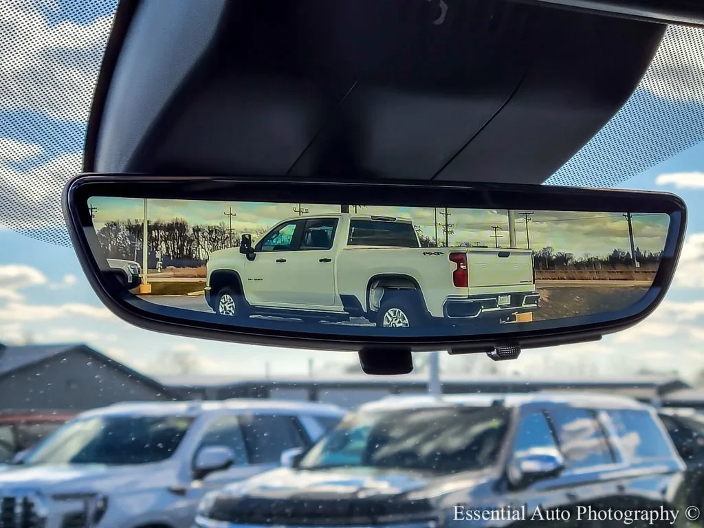 2026 GMC Yukon AT4 Ultimate - Photo 17
