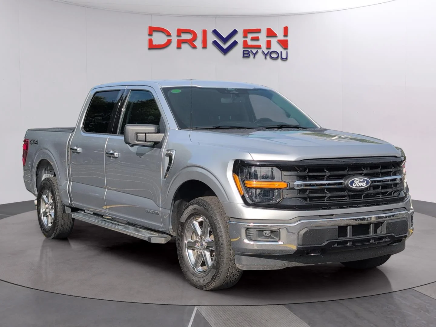 Used 2024 Iconic Silver Ford XLT image 8
