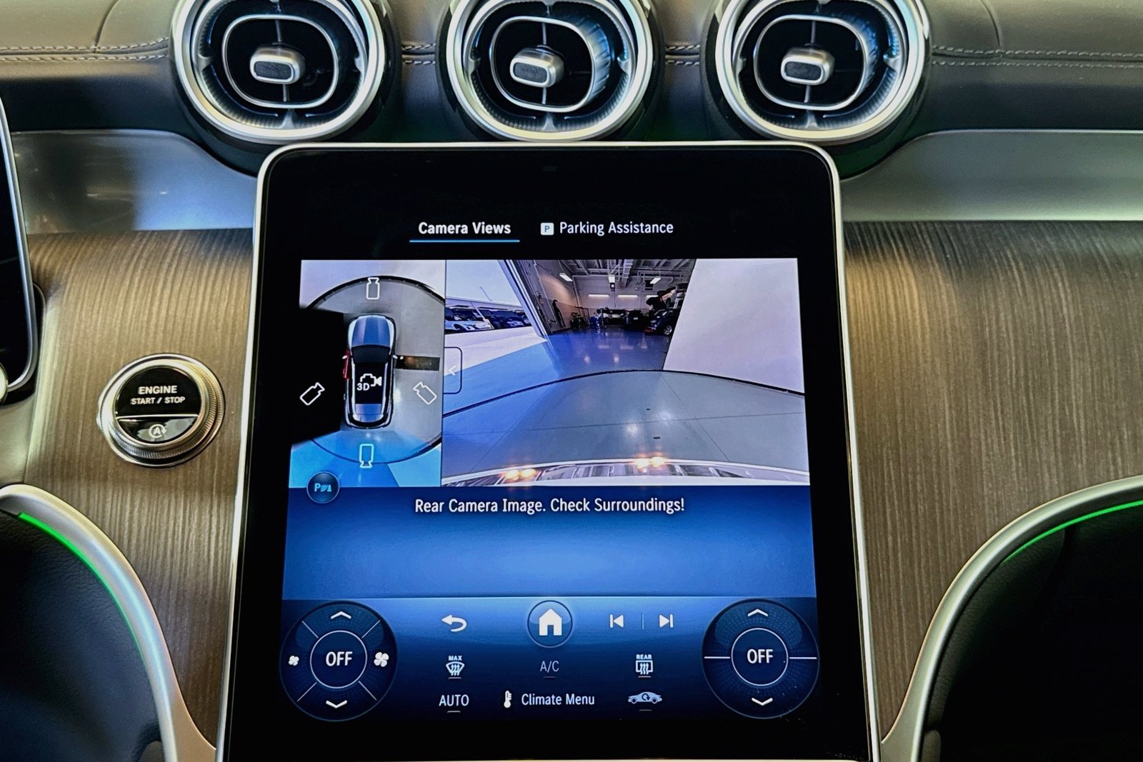 New 2026 Polar White Mercedes-Benz GLC 300 image 13