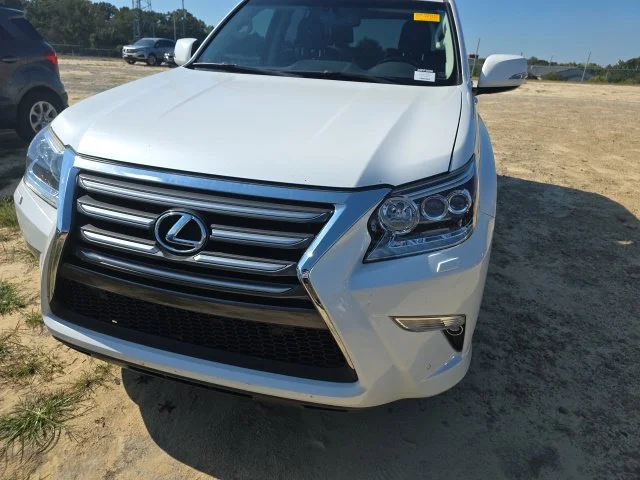 Used 2019 White Lexus 460 image 3