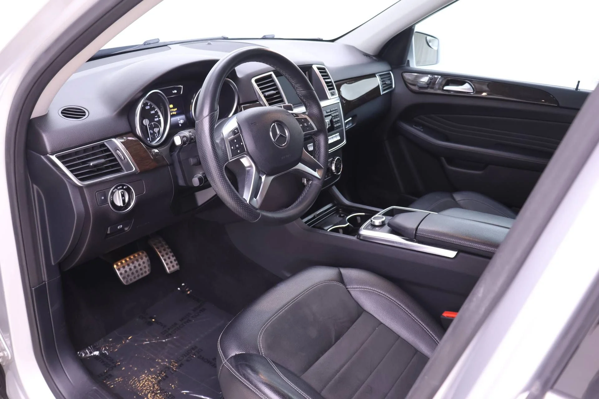 Used 2014 Iridium Silver Metallic Mercedes-Benz ML 350 image 3
