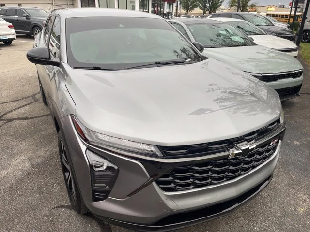 Used 2024 Gray Chevrolet 1RS image 3