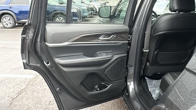 New 2026 Baltic Gray Metallic Clearcoat Jeep Altitude image 21