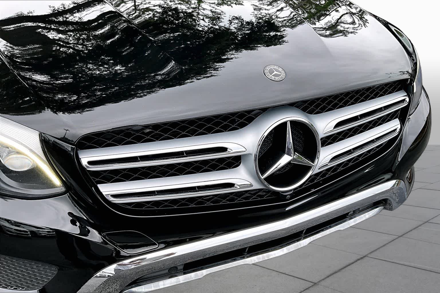 Used 2019 Black Mercedes-Benz GLC 300 image 30