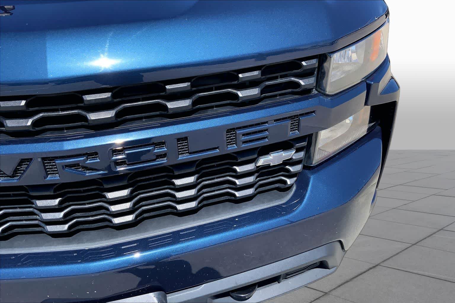 Used 2021 Northsky Blue Metallic Chevrolet Custom image 29
