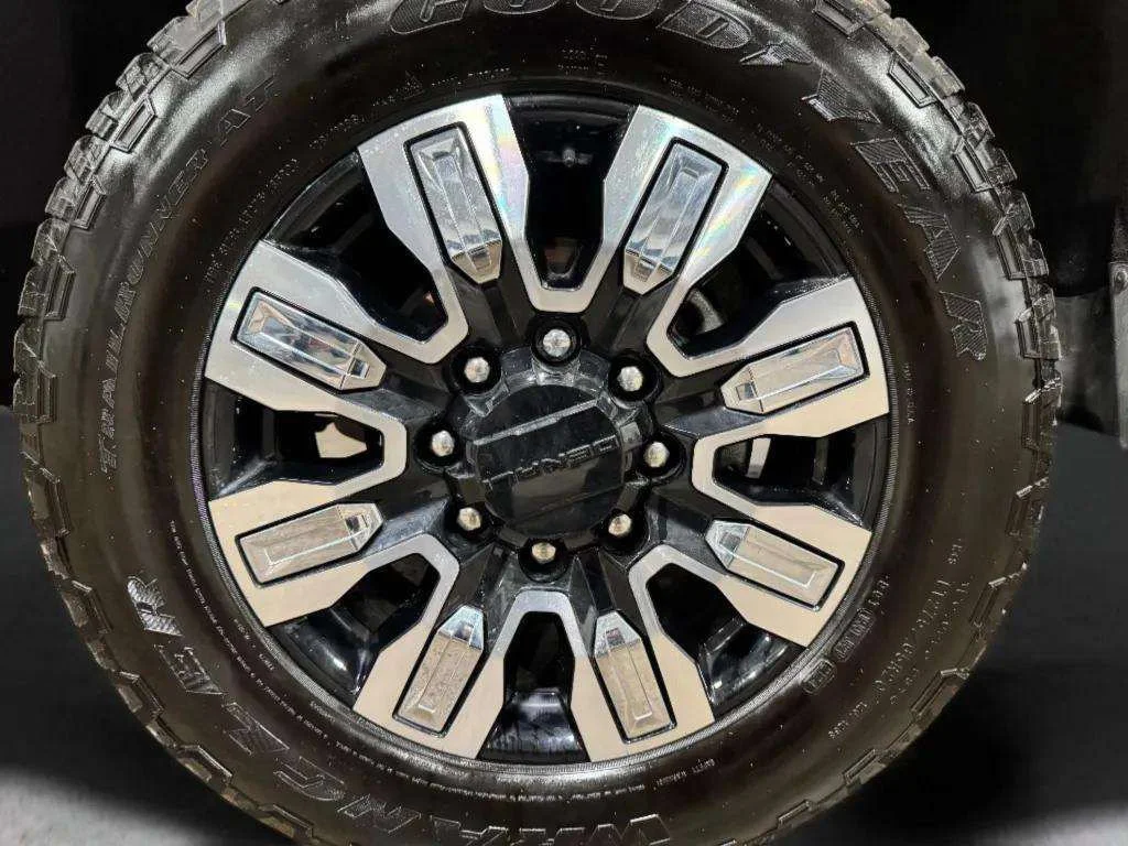 Certified Used 2024 Onyx Black GMC Denali image 32