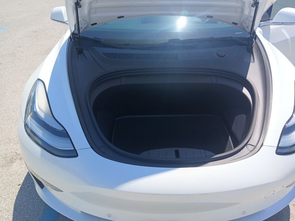 Used 2019  Tesla Long Range image 20