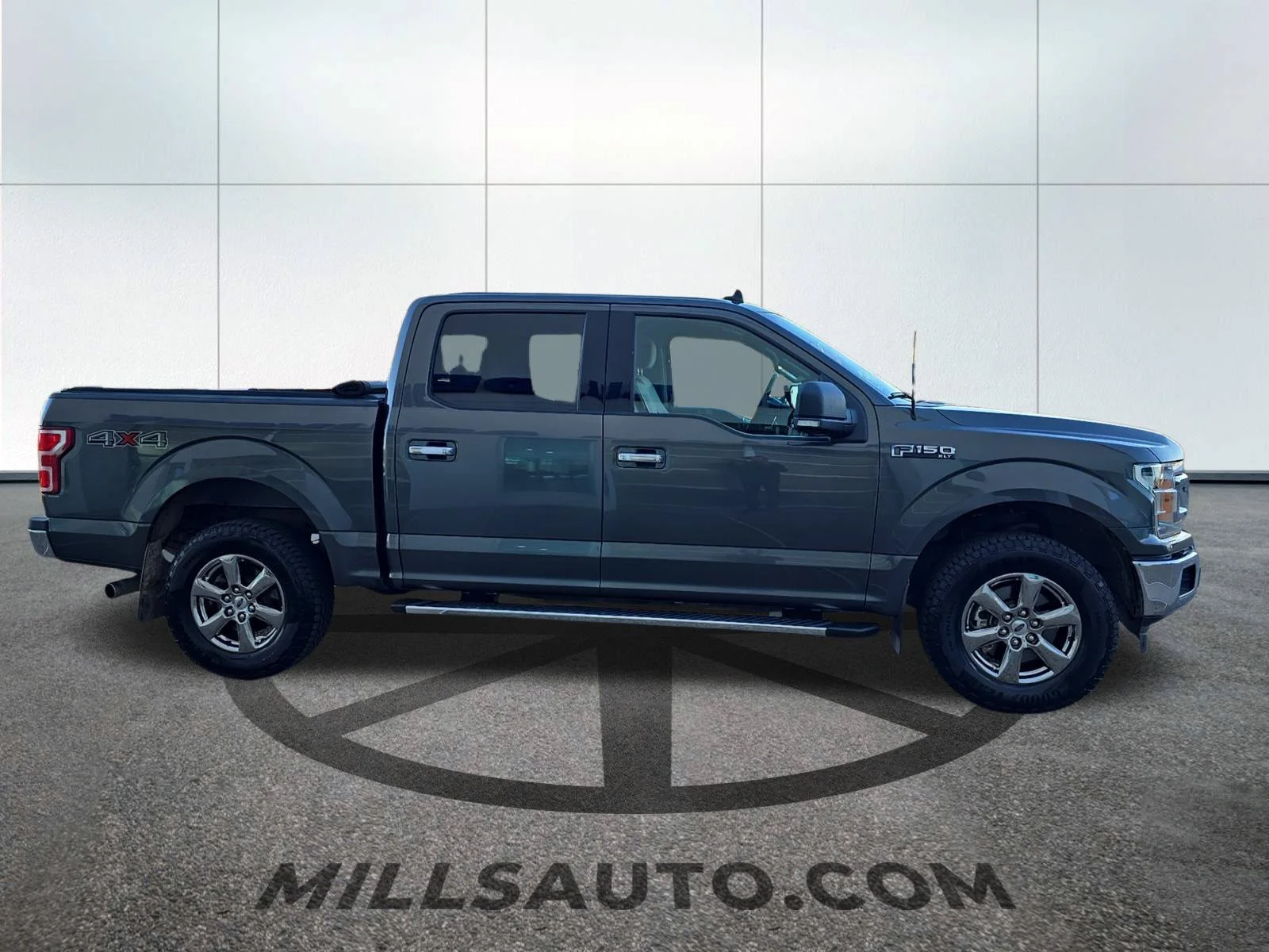 Used 2019 Gray Ford XLT image 3