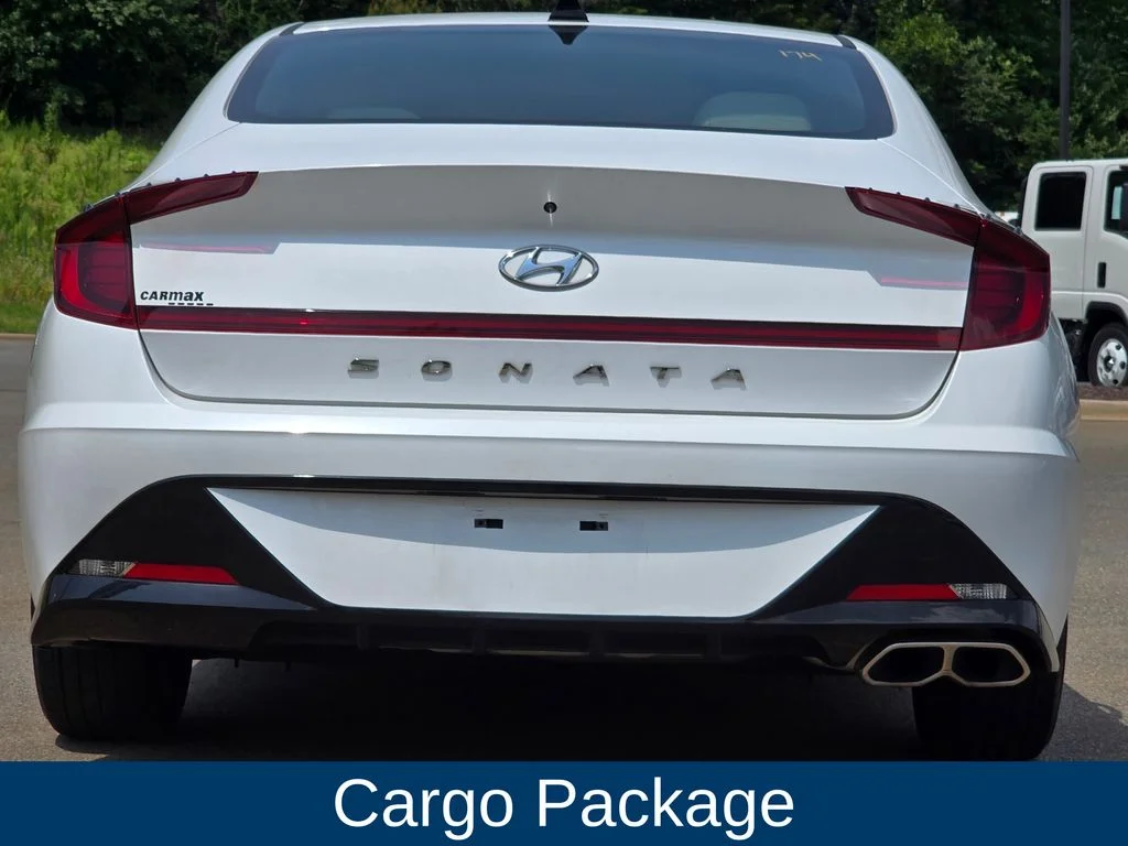 Used 2023 White Hyundai SEL image 3