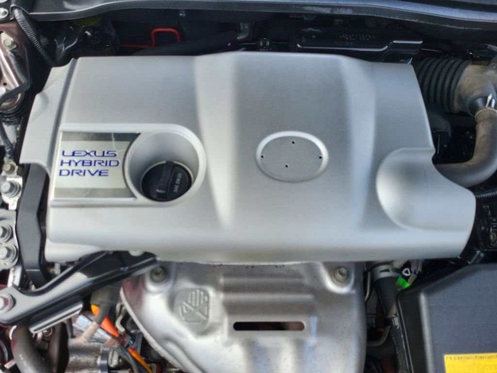 Used 2013 Red Lexus 300h image 15