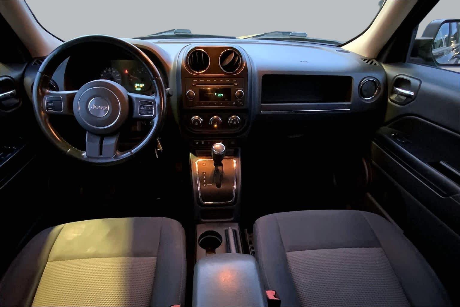 Used 2011 Dark Charcoal Pearl Jeep Latitude image 14