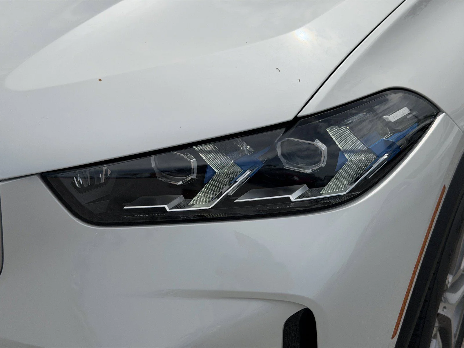 New 2026 Mineral White Metallic BMW sDrive40i image 9